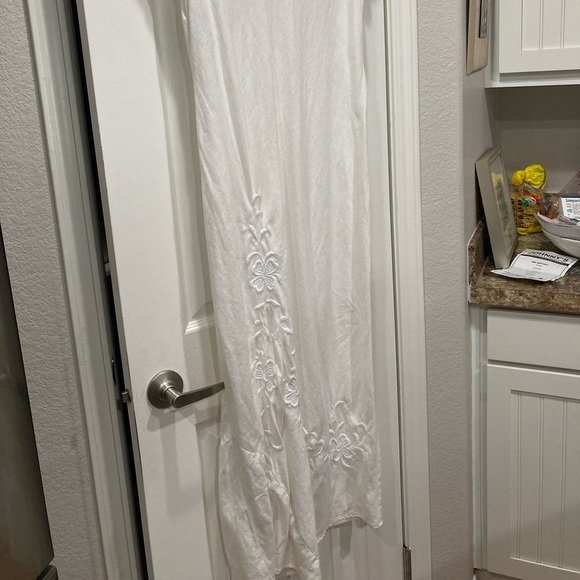 Long white linen dress - Picture 4 of 14